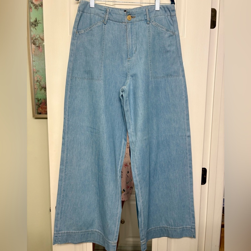 Lee Women's Light Blue Wide-Leg Jeans